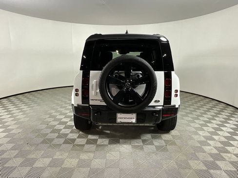 Certified 2022 Land Rover Defender 110 X-Dynamic HSE image 8