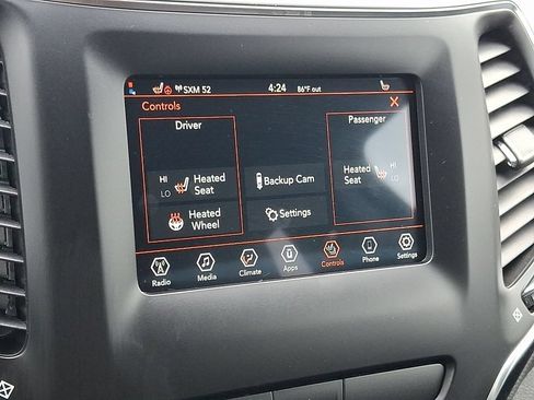 Used 2020 Jeep Cherokee Latitude Plus AWD/4WD image 24