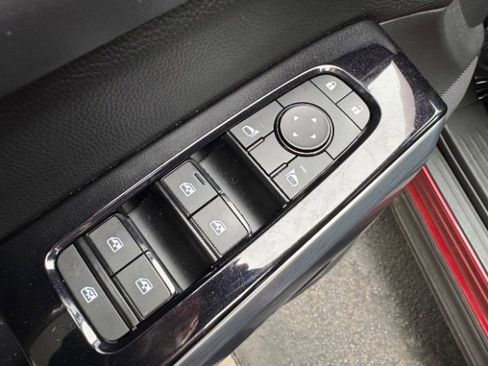 Used 2023 Nissan Pathfinder SL image 36