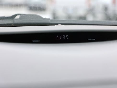 Used 2010 Toyota Camry LE image 23