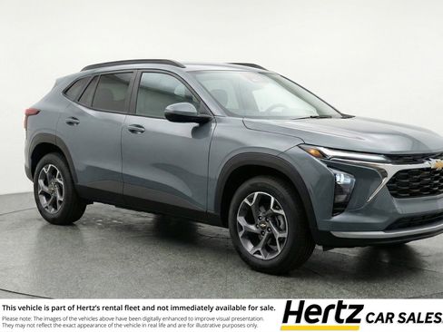 Used 2025 Chevrolet Trax LT image 1