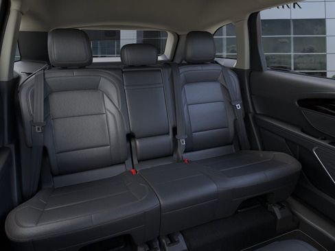 New 2026 Lincoln Nautilus Premier image 11