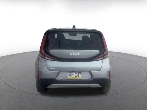 Used 2025 Kia Soul LX w/ LX Technology Package FWD image 10