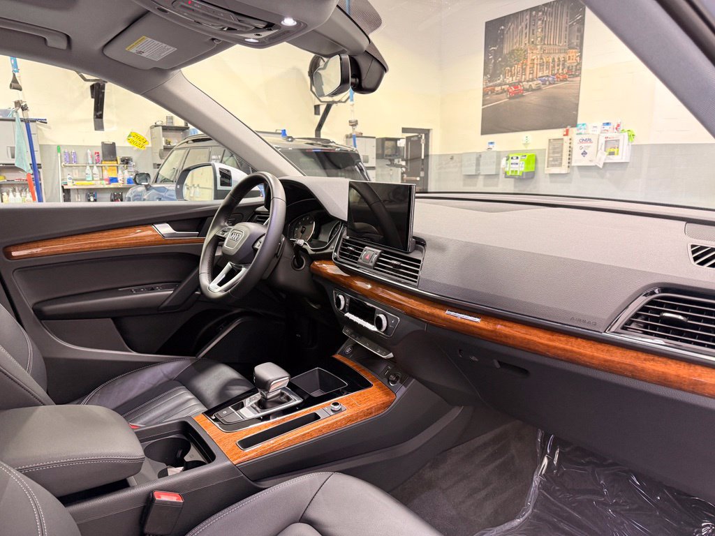 Used 2023 Audi Q5 2.0T Premium w/ Convenience Package AWD/4WD image 29