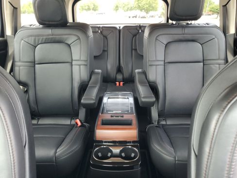 Used 2024 Lincoln Aviator Reserve w/ Equipment Group 201A AWD/4WD image 19