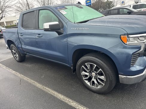 Used 2024 Chevrolet Silverado 1500 LT image 2