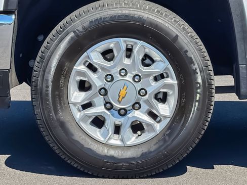 Used 2024 Chevrolet Silverado 2500 LTZ AWD/4WD image 37