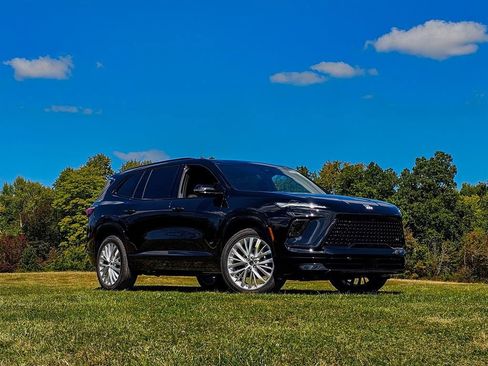 New 2026 Buick Enclave Sport Touring w/ Power Package image 2