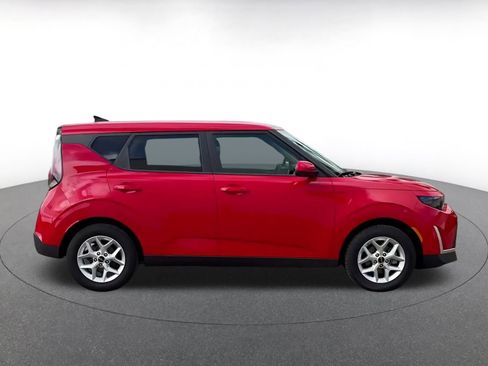 Used 2025 Kia Soul LX w/ LX Technology Package image 16