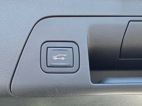 Used 2023 Buick Envision Avenir AWD/4WD image 8