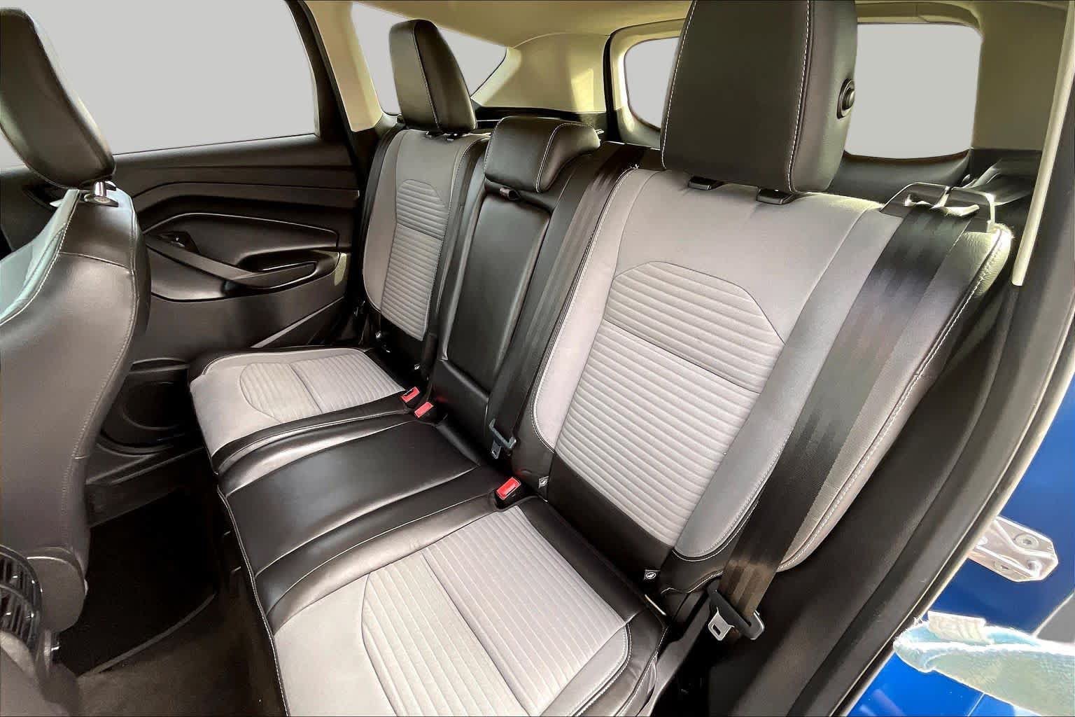 Used 2018 Ford Escape SE w/ SE Sport Appearance Package FWD image 20