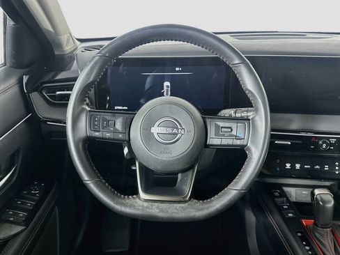 Used 2025 Nissan Kicks SR FWD image 18