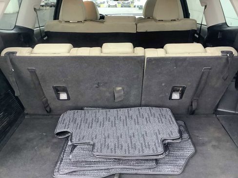 Used 2023 Subaru Ascent Premium w/ Convenience Package image 14