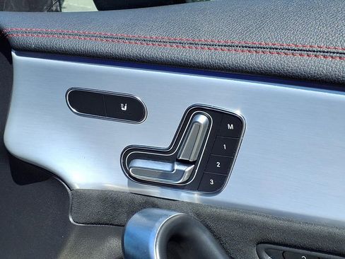 Used 2023 Mercedes-Benz CLA 250 image 13