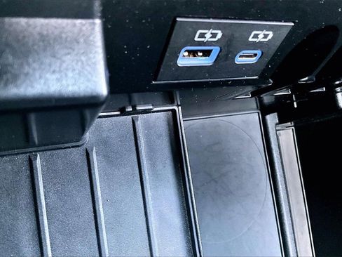 Used 2023 Toyota Sequoia Platinum image 16