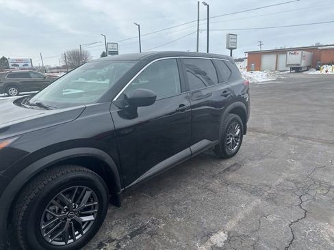 Used 2023 Nissan Rogue S image 10