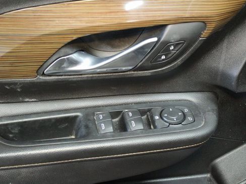 Used 2019 GMC Terrain SLE image 18