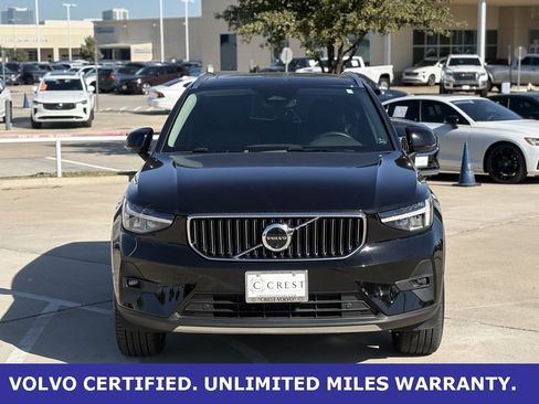 Certified 2025 Volvo XC40 B5 Plus image 3