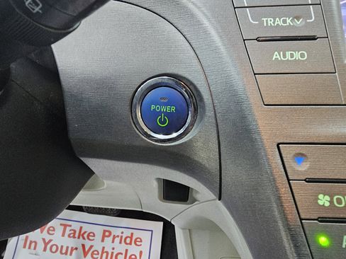 Used 2012 Toyota Prius V Two image 69