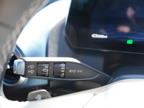 Used 2024 Chevrolet Equinox EV LT FWD image 30