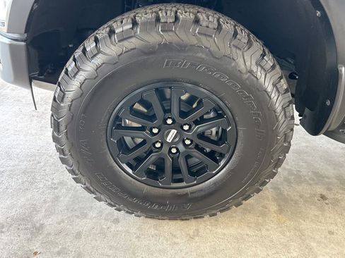 Used 2025 Ford F150 Raptor AWD/4WD image 14