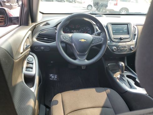 Used 2017 Chevrolet Malibu LT w/ Sport Package FWD image 11