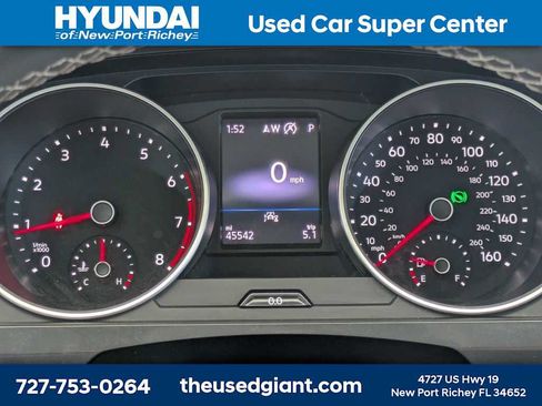 Used 2021 Volkswagen Tiguan SE w/ Panoramic Sunroof Package FWD image 36