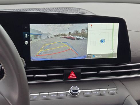 Used 2025 Hyundai Elantra SEL image 24