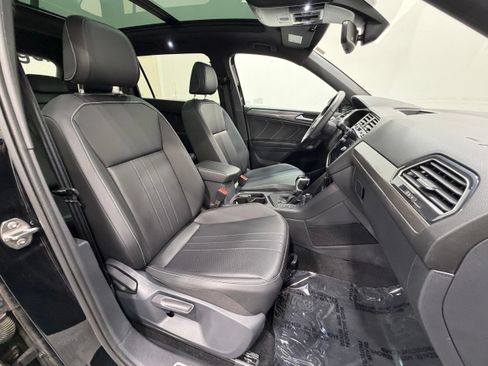 Used 2024 Volkswagen Tiguan SE R-Line FWD image 30