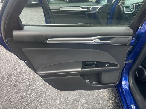 Used 2016 Ford Fusion SE image 27