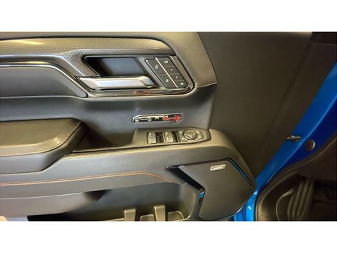 Used 2024 GMC Sierra 1500 AT4 w/ Technology Package AWD/4WD image 10