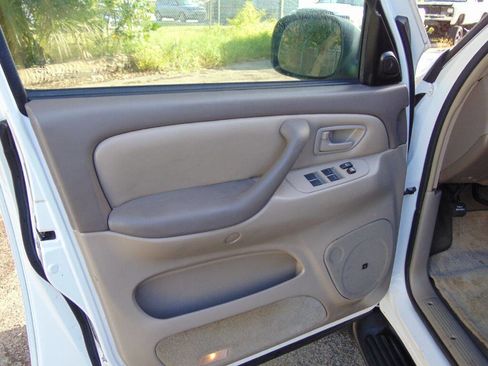 Used 2005 Toyota Sequoia SR5 image 24