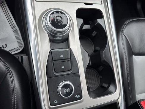 Used 2022 Ford Explorer XLT w/ Equipment Group 202A image 17