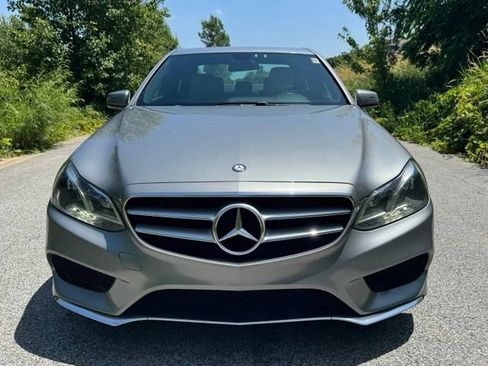 Used 2015 Mercedes-Benz E 350 4MATIC Sedan image 3