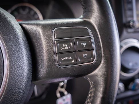 Used 2016 Jeep Wrangler Unlimited Sahara w/ Connectivity Group image 15