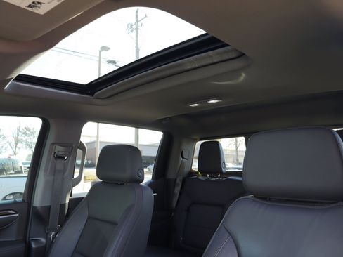 Used 2025 GMC Sierra 1500 Elevation w/ Elevation Premium Package image 7