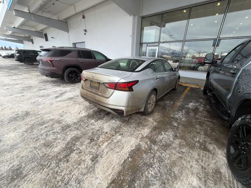 Used 2022 Nissan Altima 2.5 S w/ Driver Assist Package image 4