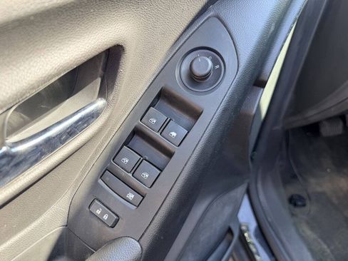 Used 2019 Chevrolet Trax LT w/ LT Convenience Package FWD image 9