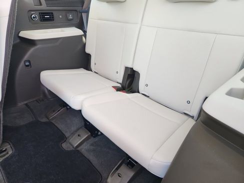 Used 2025 Hyundai Santa Fe Calligraphy image 32