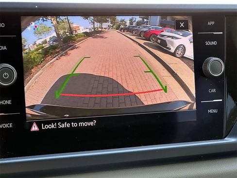 Used 2022 Volkswagen Taos SE image 9