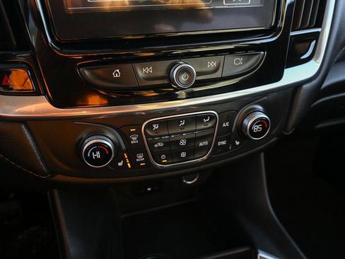 Used 2019 Chevrolet Traverse LT image 36