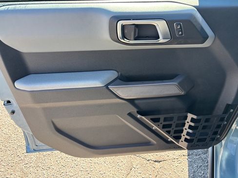 Used 2023 Ford Bronco Badlands image 9