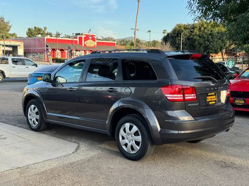 Used 2017 Dodge Journey SE FWD image 36