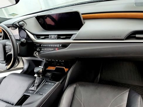 Used 2019 Lexus ES 350 w/ Accessory Package 2 FWD image 16
