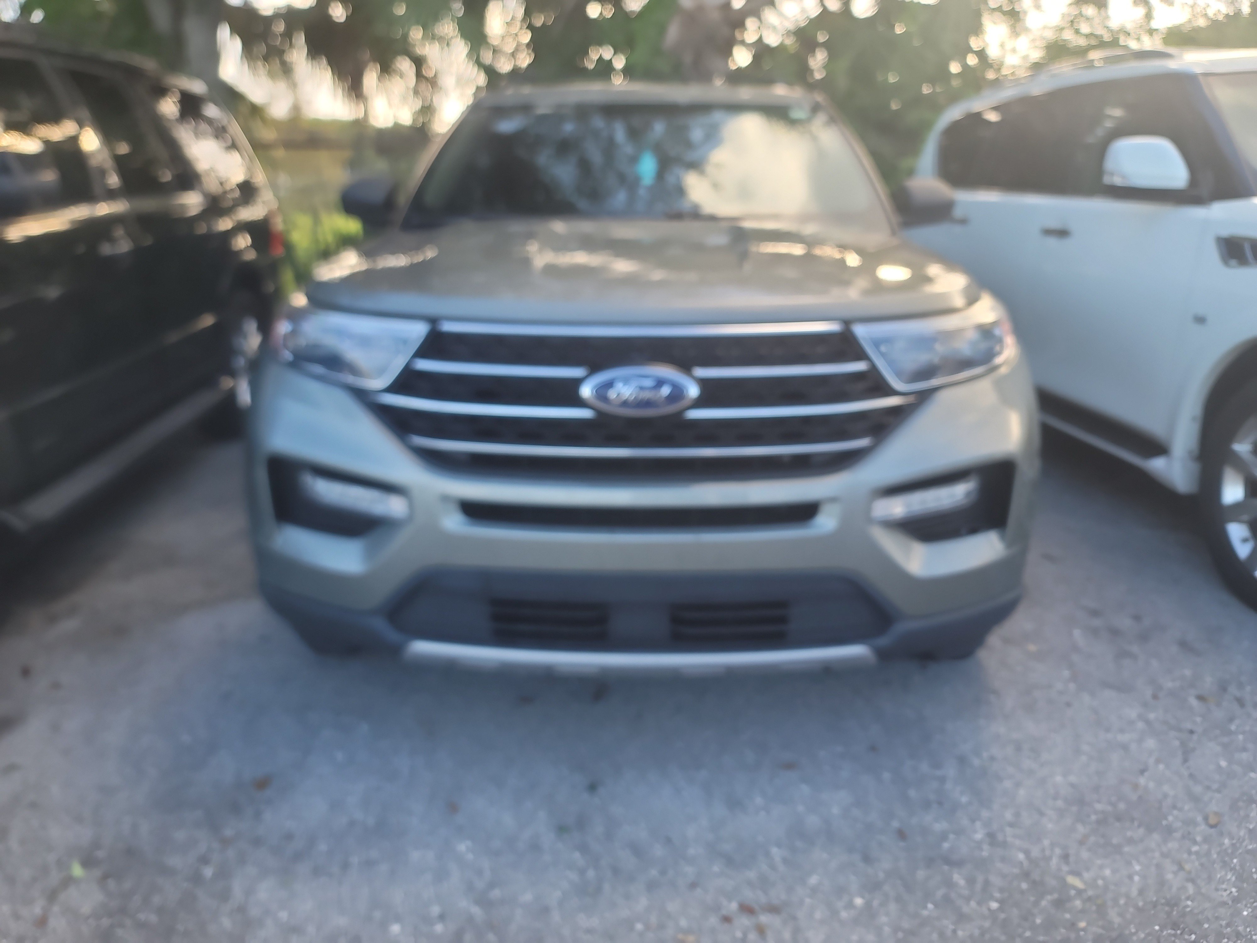 Used 2020 Ford Explorer XLT w/ Equipment Group 202A RWD image 2