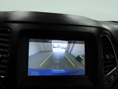 Used 2019 Jeep Compass Latitude AWD/4WD image 14