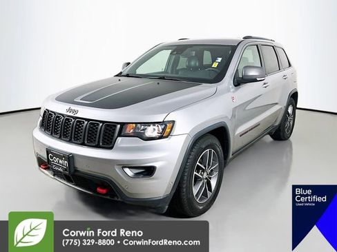 Used 2018 Jeep Grand Cherokee Trailhawk image 3