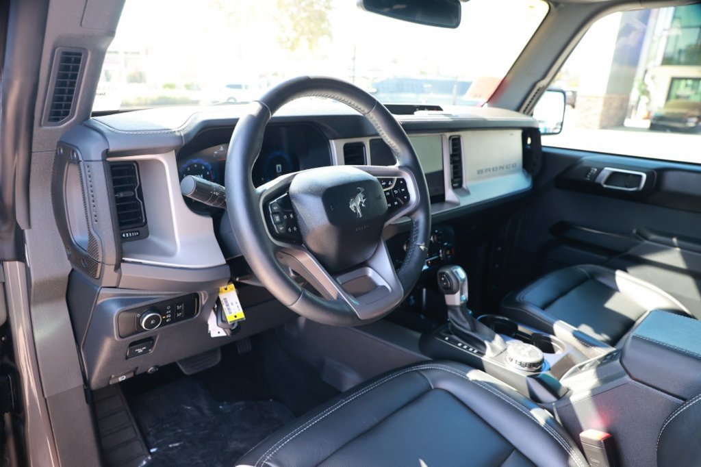 Used 2025 Ford Bronco Outer Banks AWD/4WD image 19