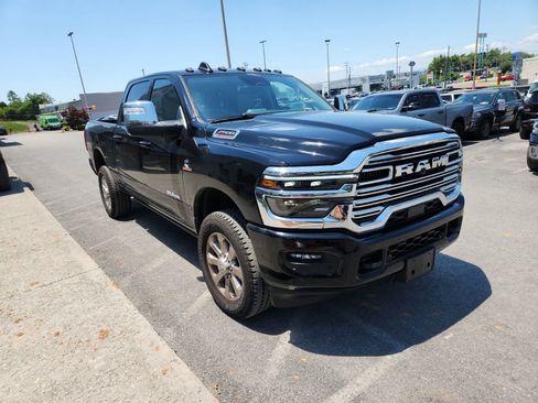 Used 2026 RAM 2500 Laramie AWD/4WD image 7