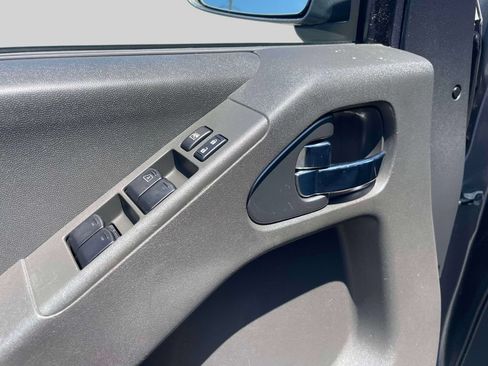 Used 2019 Nissan Frontier PRO-4X AWD/4WD image 17